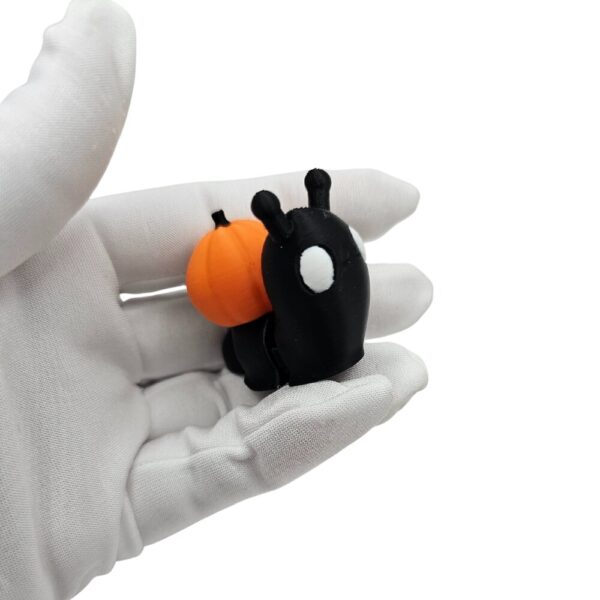 Czarny Ślimak z Dynią | Miniski sonco.pl